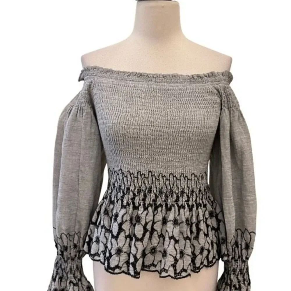 Storia Women's Floral Smocked Off the Shoulder Long Sleeve Top Gray Size Medium